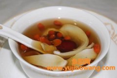 (炖鱼胶可以加薏仁吗)薏米百合鱼胶汤_家庭健康养生汤，简单做