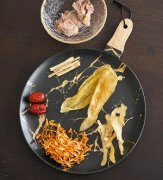 (沙参可以和鱼胶放在一起吗)虫草花鱼胶汤，开胃养颜