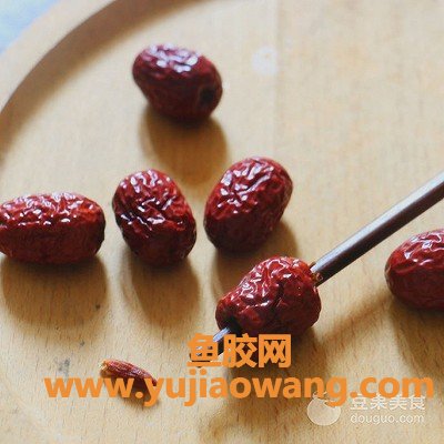 (鱼胶花生排骨汤做法)鱼胶炖排骨的做法