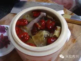 (鱼胶可以和鹌鹑一起吃吗)滋阴美容，枸杞鱼胶[花胶]炖鹌鹑的做法