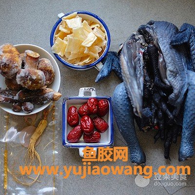 (西洋参鱼胶炖鸡有什么功效)洋参花胶乌鸡汤的做法