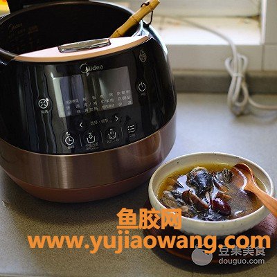 (西洋参鱼胶炖鸡有什么功效)洋参花胶乌鸡汤的做法
