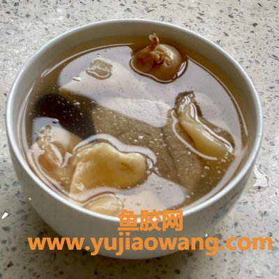 (炖鱼胶用什么配料)餐桌上的保留项目瘦肉炖花胶,隔段时间就做一次 (炖鱼胶用什么配料)餐桌上的保留项目瘦肉炖花胶,隔段时间就做一次
