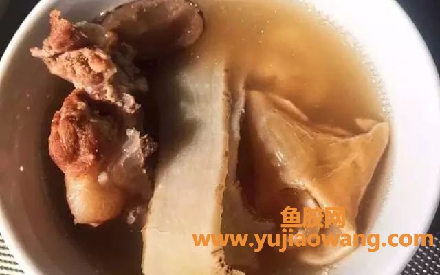 (宫颈炎能喝鱼胶汤吗)女人多喝这款鱼胶汤,省下你昂贵的护肤品!