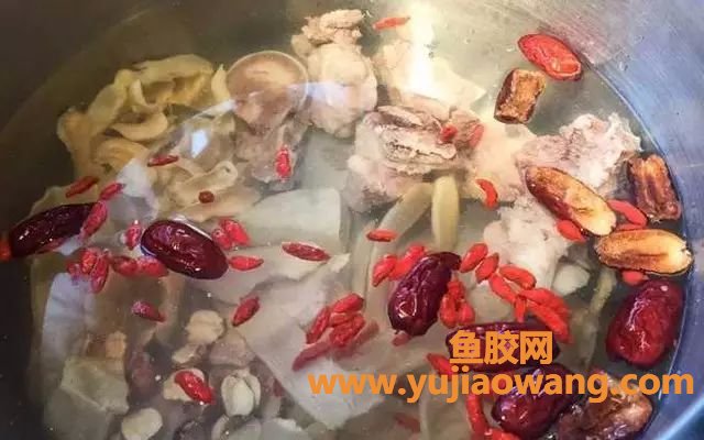 (宫颈炎能喝鱼胶汤吗)女人多喝这款鱼胶汤,省下你昂贵的护肤品!