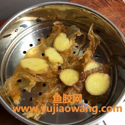 (吃什么好深海鱼胶)记住这几个小技巧!新手也能做花胶干贝汤