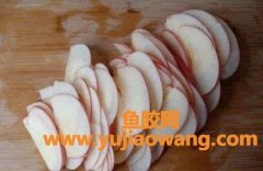 (每天吃一个海参好吗)每天吃一个煮苹果，3个好处会悄悄找上门