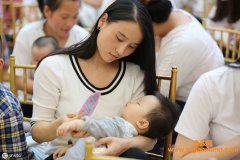 (哺乳期吃深海鱼胶原蛋白)入秋后不掉发不干燥皮肤光滑二胎宝