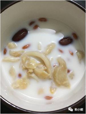 (鳕鱼胶炖牛奶的做法大全)鳕鱼胶炖牛奶 (鳕鱼胶炖牛奶的做法大全)鳕鱼胶炖牛奶