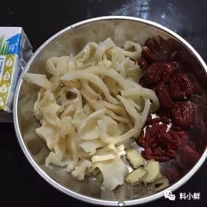 (鳕鱼胶炖牛奶的做法大全)鳕鱼胶炖牛奶 (鳕鱼胶炖牛奶的做法大全)鳕鱼胶炖牛奶