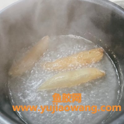(鱼胶牛奶搭配什么一起吃)正宗快手醪糟花胶牛奶做法，最关键的是一学
