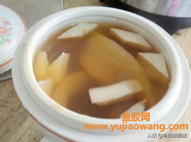 (椰子汁炖鱼胶的功效与作用)冬天滋补靓汤-花胶鲍鱼椰子汤