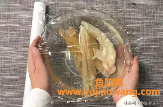 (几个月的宝宝可以吃鱼胶吗)准妈妈吃花胶秘笈_从这道花胶靓汤开始~