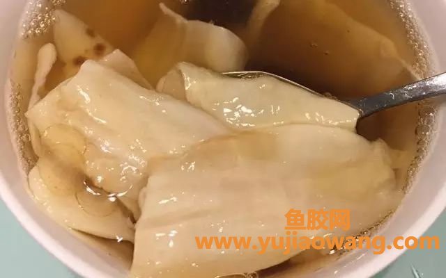 (鱼胶不空腹吃可以吗)鱼胶加红枣,女人吃了滋补养血,全家人都爱吃!