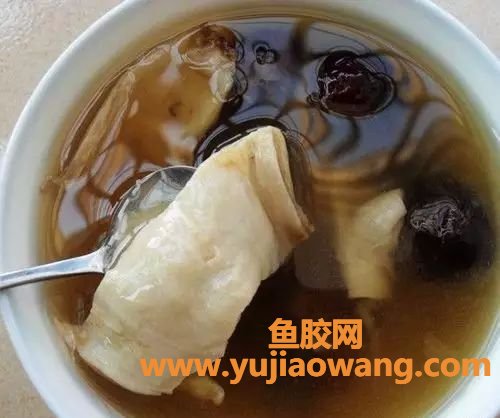 (鱼胶不空腹吃可以吗)鱼胶加红枣,女人吃了滋补养血,全家人都爱吃!