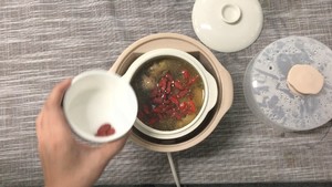 (怀孕什么时候吃鱼胶最好)孕妇靓汤花胶炖鸡