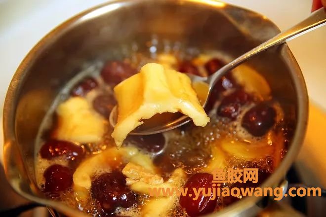 (坐月子吃鱼胶一天吃多少合适)坐月子为什么要吃鱼胶_很多人都不一定