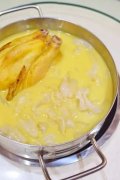 花胶鸡脚汤的作用(用鸡爪烧什么汤有营养？)