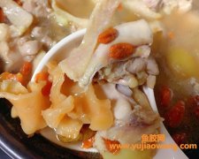 (鱼胶对喉和肺的作用)分享一道汤《无花果花胶木瓜浸鸡》!润肺