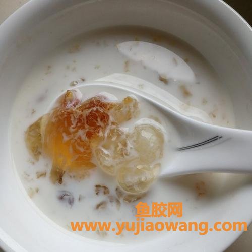 桃胶炖花胶(桃胶和花胶哪个好)