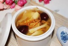 炖花胶鸡脚红枣 如何炖花胶