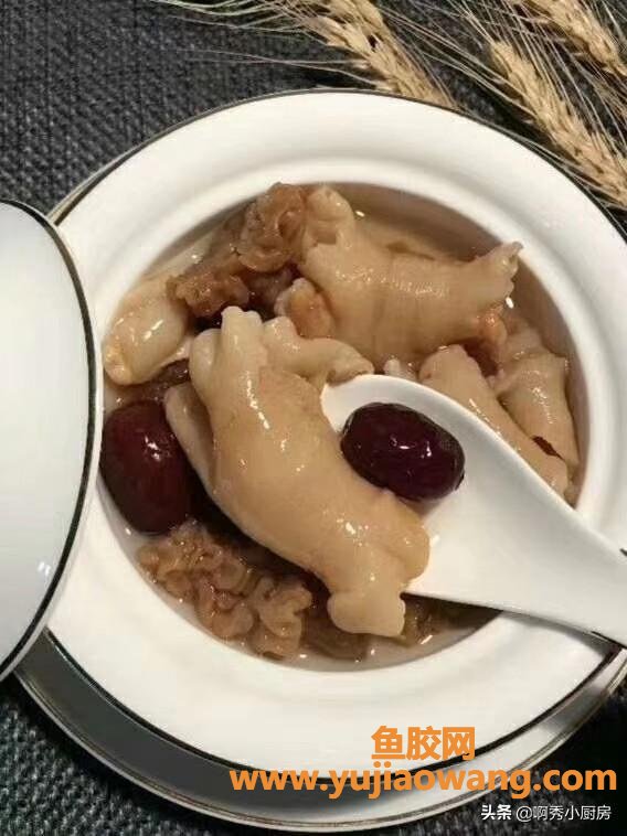 花胶炖瘦肉作用 瘦肉炖花胶还放哪些材料 花胶炖瘦肉作用 瘦肉炖花胶还放哪些材料