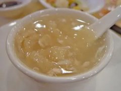 花胶白果炖冰糖雪梨 冰糖桃胶炖雪梨