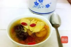 花胶鲍鱼响螺红枣猪骨汤 鲍鱼花胶响螺片煲汤