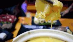 花胶汤怎么煲出奶白色 花胶如何煮出奶白色汤