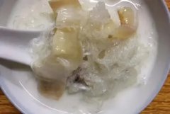 花胶猴头菇煲猪肚汤的功效 花胶猴头菇猪骨汤的做法