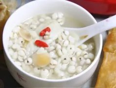 花胶海参鲍鱼炆鸡 花胶海参鲍鱼焖鸡