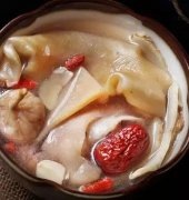 莲子百合花胶排骨汤的功效 花胶莲子百合汤的做法