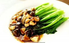 吃杏有什么好处和坏处 吃李子有什么好处和坏处