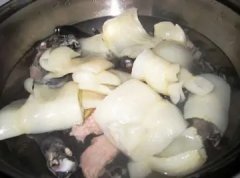 花胶鸡汤放南瓜 花胶鸡汤放南瓜好还是不放好
