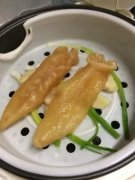 花胶配什么材料煲汤 花胶配什么材料煲汤滋润